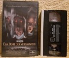 Das Dorf der Verdammten John Carpenter Uncut VHS (E42) 